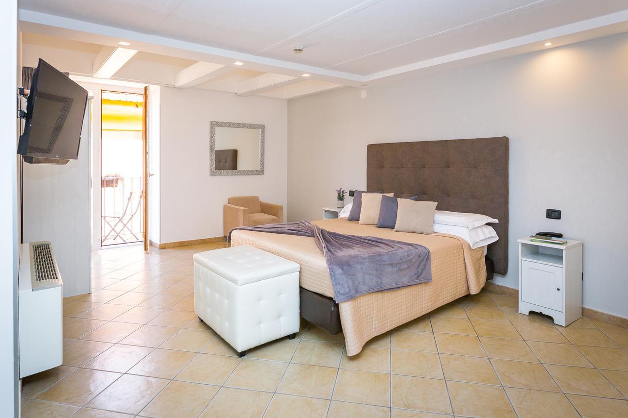Hotel Rivoli Sorrento Bagian luar foto