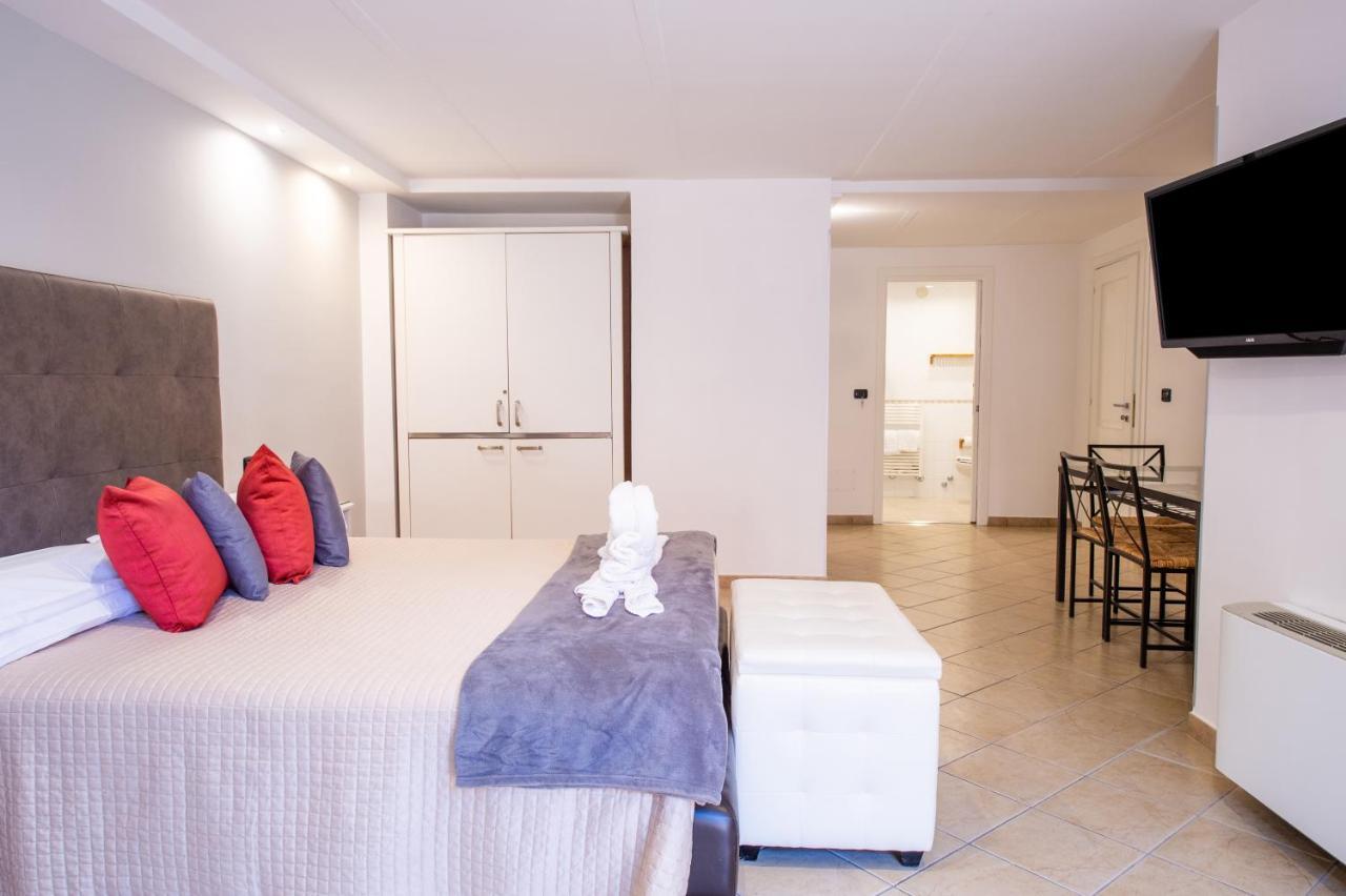 Hotel Rivoli Sorrento Bagian luar foto